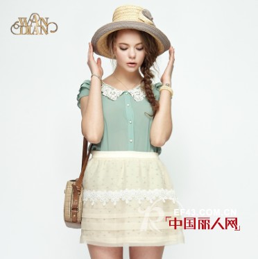 英伦风格女装搭配术 蕾丝凸显甜美日系