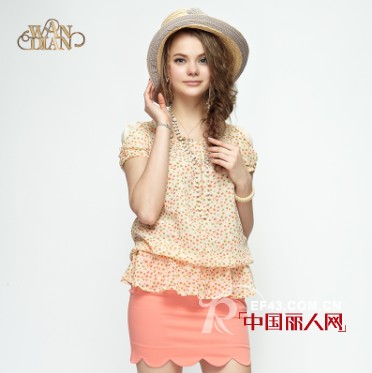 新款碎花雪纺衫最IN单品 塑造清新田园风格