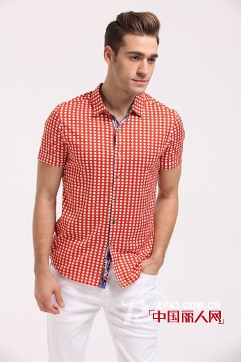 格子衬衫搭配出最英伦的腔调