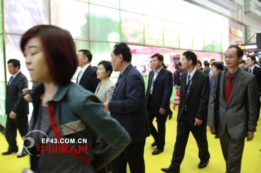 迪芬娜集团董事长受邀出席深圳时尚设计创意产业联盟成立大会