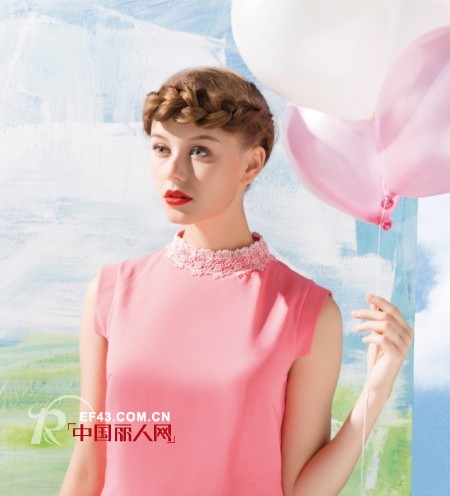 雪纺上衣怎么搭配 粉色雪纺配什么颜色