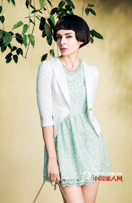 新款白色小香风搭配 镂空连衣裙清新潮流装