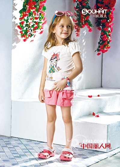 女童T恤怎么搭配 白色短袖T恤搭配什么颜色裤子