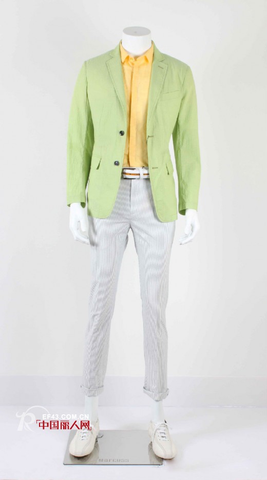 春季怎么穿衣服显年轻 男人如何变年轻