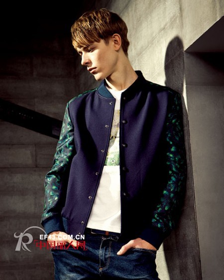 春季男士的外套怎么选 棒球夹克显活力