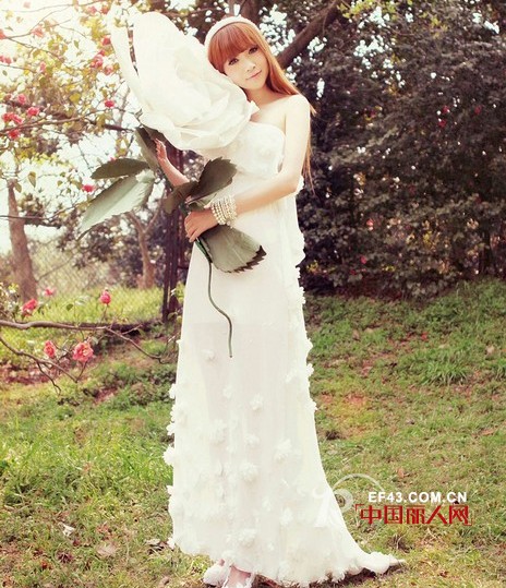 白色蕾丝连衣裙款式 唯美的仙女LOOK