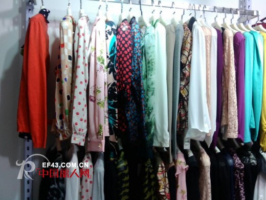 西子丝典女装江西新余店盛大开业