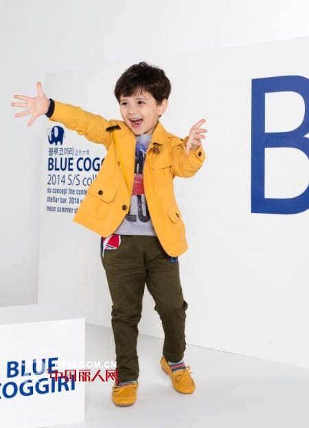 韩版小西装搭配 小西装什么颜色比较好搭配