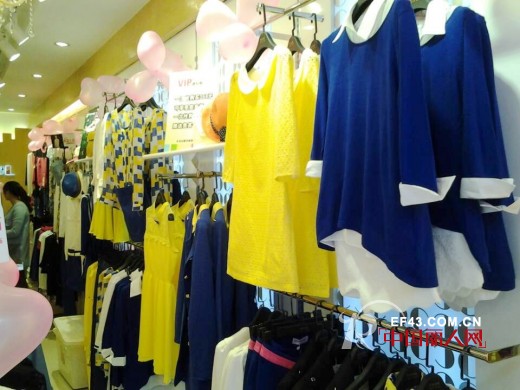 恭祝重庆垫江西欧花园步行街城市衣柜店盛大开业