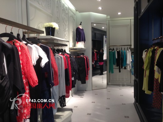 好消息!西寇女装店铺升级 奢华登场