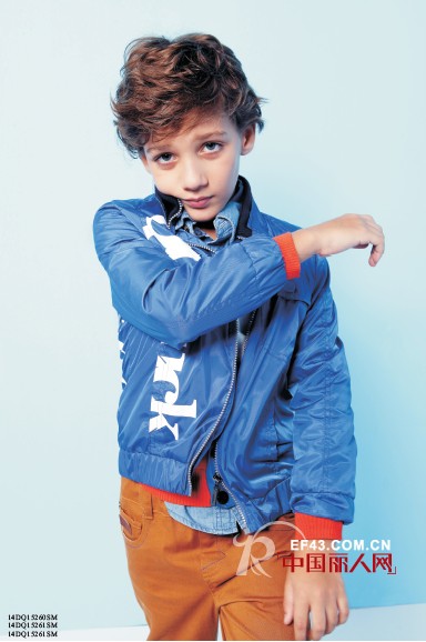 皮肤白的人适合穿什么服装 什么款式适合中学生穿