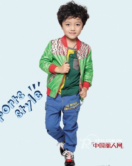 七八岁孩子穿什么款式好看 绿色外套配什么颜色