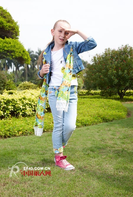 帆布鞋什么款式比较流行 帆布鞋配什么衣服好看