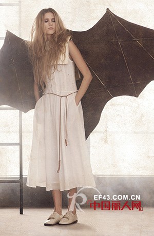 欧美风格女装新款 简约时尚的搭配LOOK