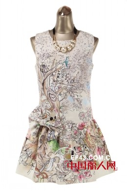 三月花衫show花裙穿出别样风格