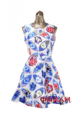 三月花衫show花裙穿出别样风格