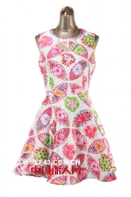 三月花衫show花裙穿出别样风格