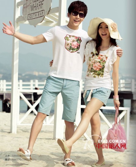 夏季情侣装新款 条纹印花t恤演绎青春的气息