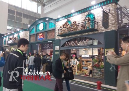 LONSDALE（龙狮戴尔）旅行装亮相CHIC 2014秋冬订货会同期举行