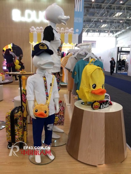 2014北京服博会 B.Duck靓丽新潮造型萌翻全场