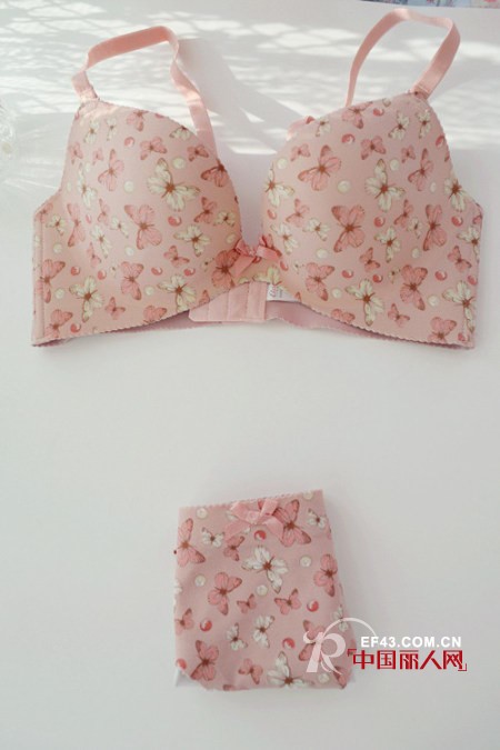 女性内衣什么样式好看?碎花图案内衣好看吗?