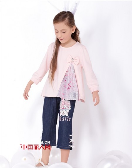 长T搭配碎花好看吗 碎花长T配什么颜色合适