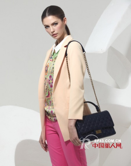 热烈庆贺东莞南城艺梦来女装隆重开业