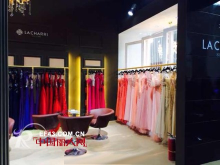 LACHARRI高端礼服优雅亮相北京服博会