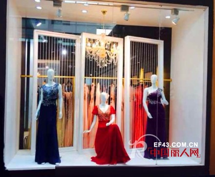 LACHARRI高端礼服优雅亮相北京服博会