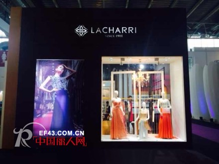 LACHARRI高端礼服优雅亮相北京服博会