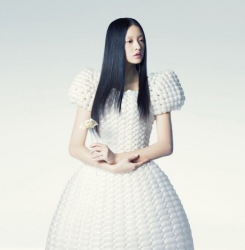 惊呆了!气球也可以做成高级定制时装!