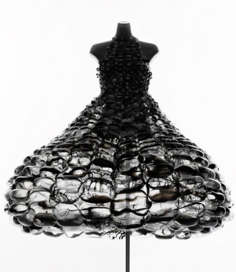 惊呆了!气球也可以做成高级定制时装!