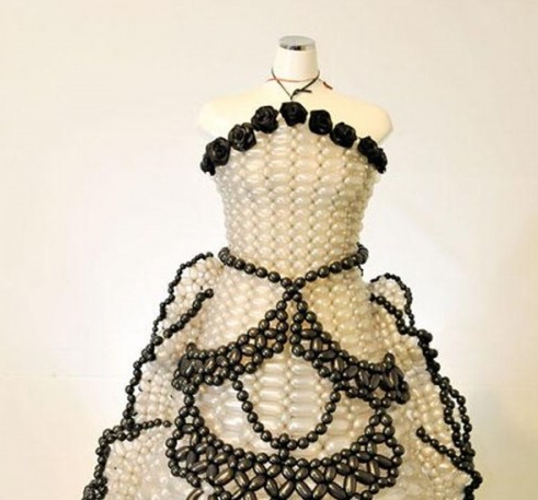 惊呆了!气球也可以做成高级定制时装!