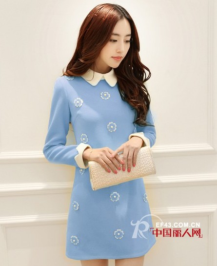 长袖韩版修身裙 白色假口袋织花点缀款式