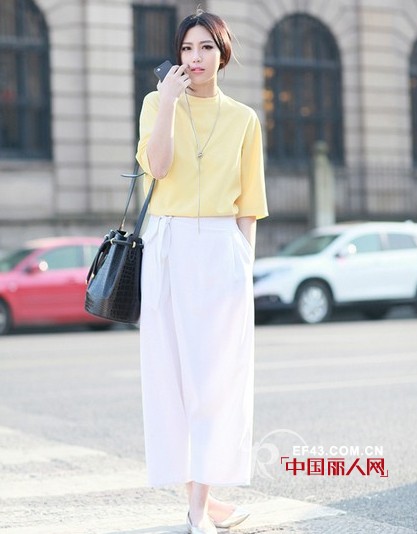 亚中式麻衫款式 女神街头示范搭配