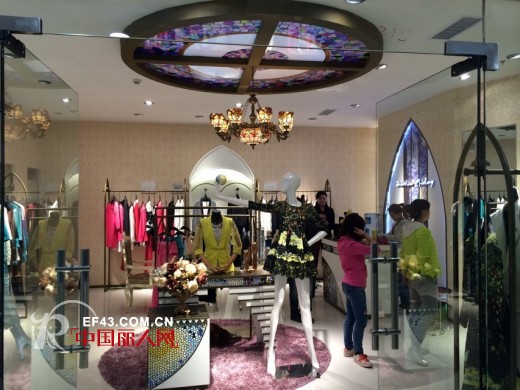 Distin Kidny迪斯廷·凯女装遵义湄潭店喜迎开业