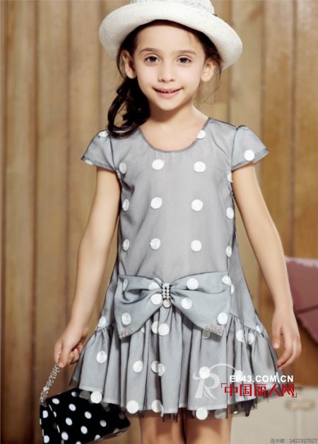 连衣裙什么面料适合小朋友穿 夏天适合穿什么面料连衣裙