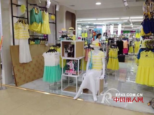 3月31日城市衣柜女装一炮连响的喜庆迎接4月的到来