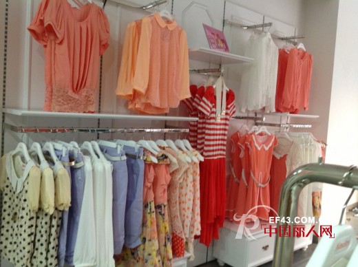 热烈祝贺艾诺绮品牌女装花都店钟落潭店永泰店开业大吉