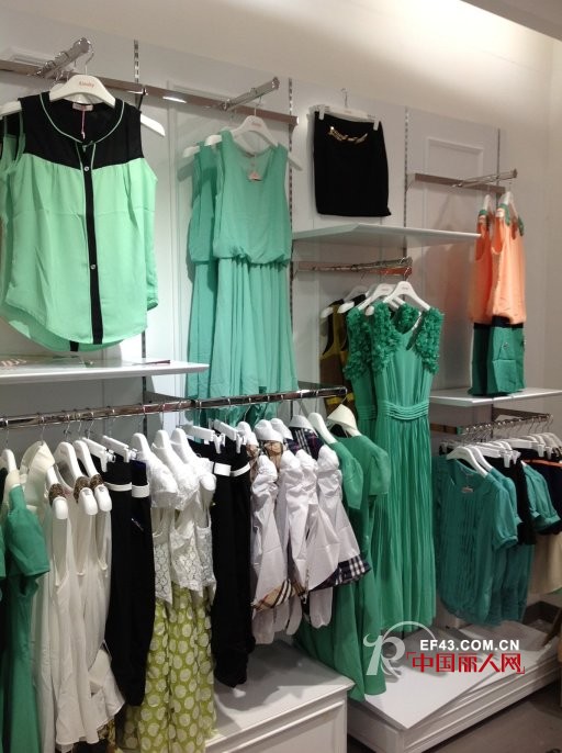 热烈祝贺艾诺绮品牌女装再次添新 敦和店开业大吉