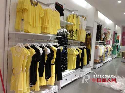 热烈祝贺艾诺绮品牌女装嘉禾店华丽启幕 揭开女装新篇章