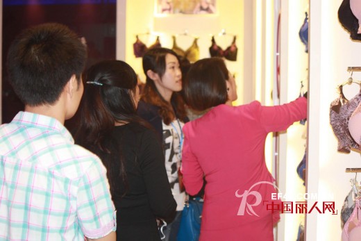 纤丽媛3月“财富盛会”掀起美体内衣开店潮