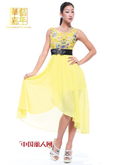 浪漫连衣裙来袭 点亮踏青新风尚