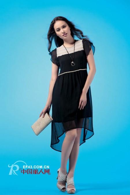 黑色雪纺连衣裙搭配　黑色雪纺配什么颜色