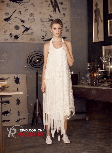 白色个性服装搭配 白色个性连衣裙怎么搭配