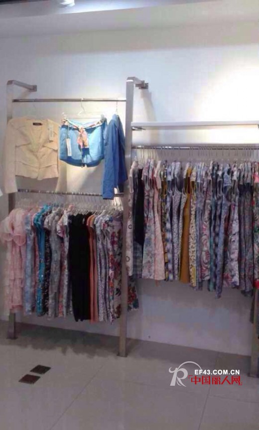 热烈祝贺西子丝典女装三月十一家新店同步开业