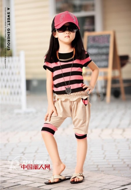 纯棉短袖套装搭配 什么颜色短袖好看