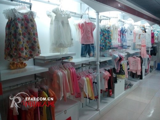 小熊B琪童装四川郫县专卖店喜迎开业