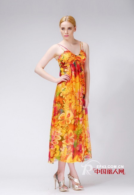 新款多彩时尚印花裙 塑造精致都市女