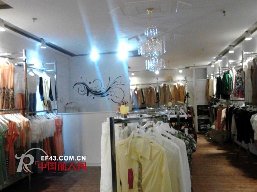 “唯炫”女装贵州龙里店开业  8家新店五一即将揭幕